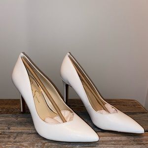 Jessica Simpson Haneh white snakeskin pump, size 8